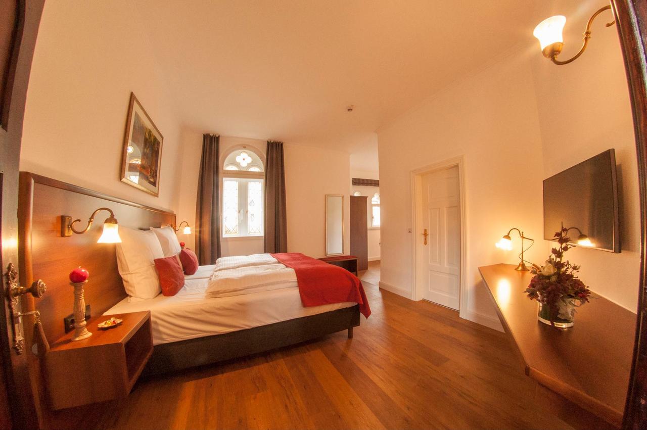 Pension Villa Kleine Wartburg إيزيناخ المظهر الخارجي الصورة